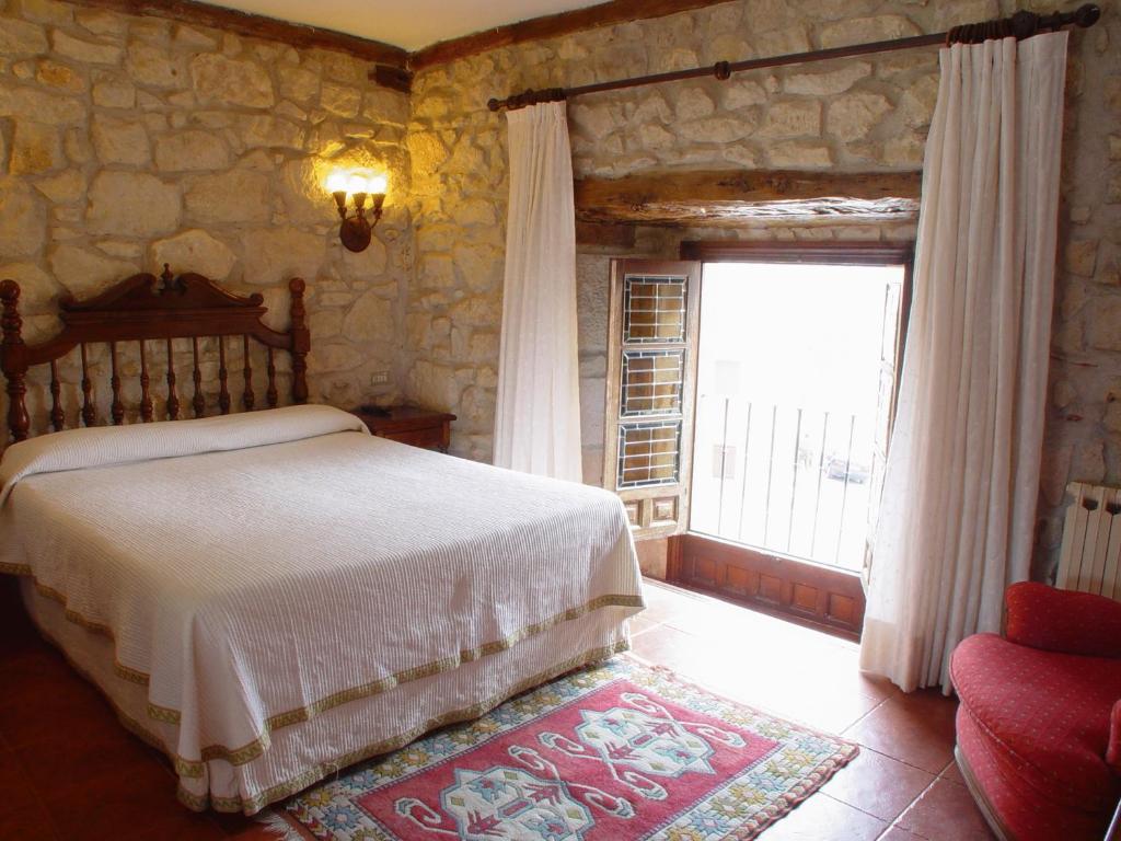 Hotel Tres Coronas De Silos Санто-Доминго-де-Силос Экстерьер фото