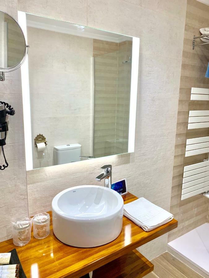 Hotel Tres Coronas De Silos Санто-Доминго-де-Силос Экстерьер фото
