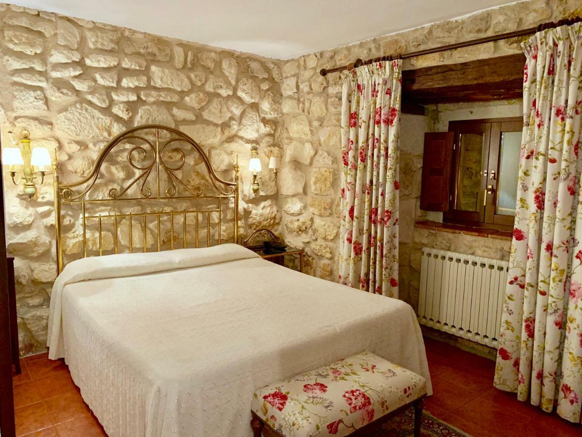 Hotel Tres Coronas De Silos Санто-Доминго-де-Силос Экстерьер фото