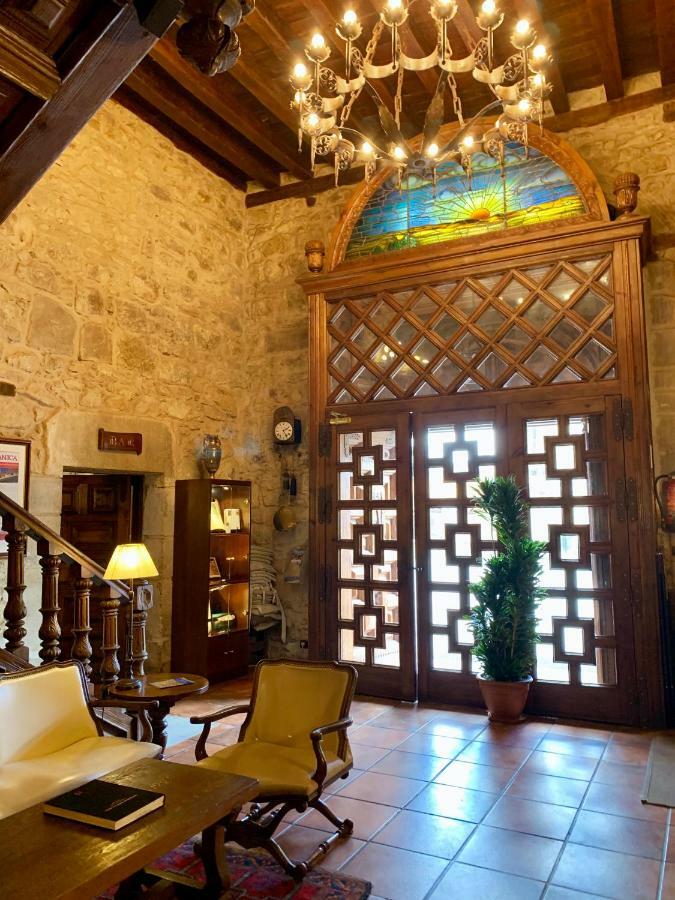 Hotel Tres Coronas De Silos Санто-Доминго-де-Силос Экстерьер фото