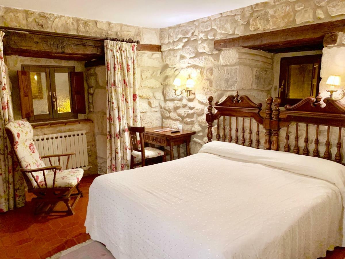 Hotel Tres Coronas De Silos Санто-Доминго-де-Силос Экстерьер фото